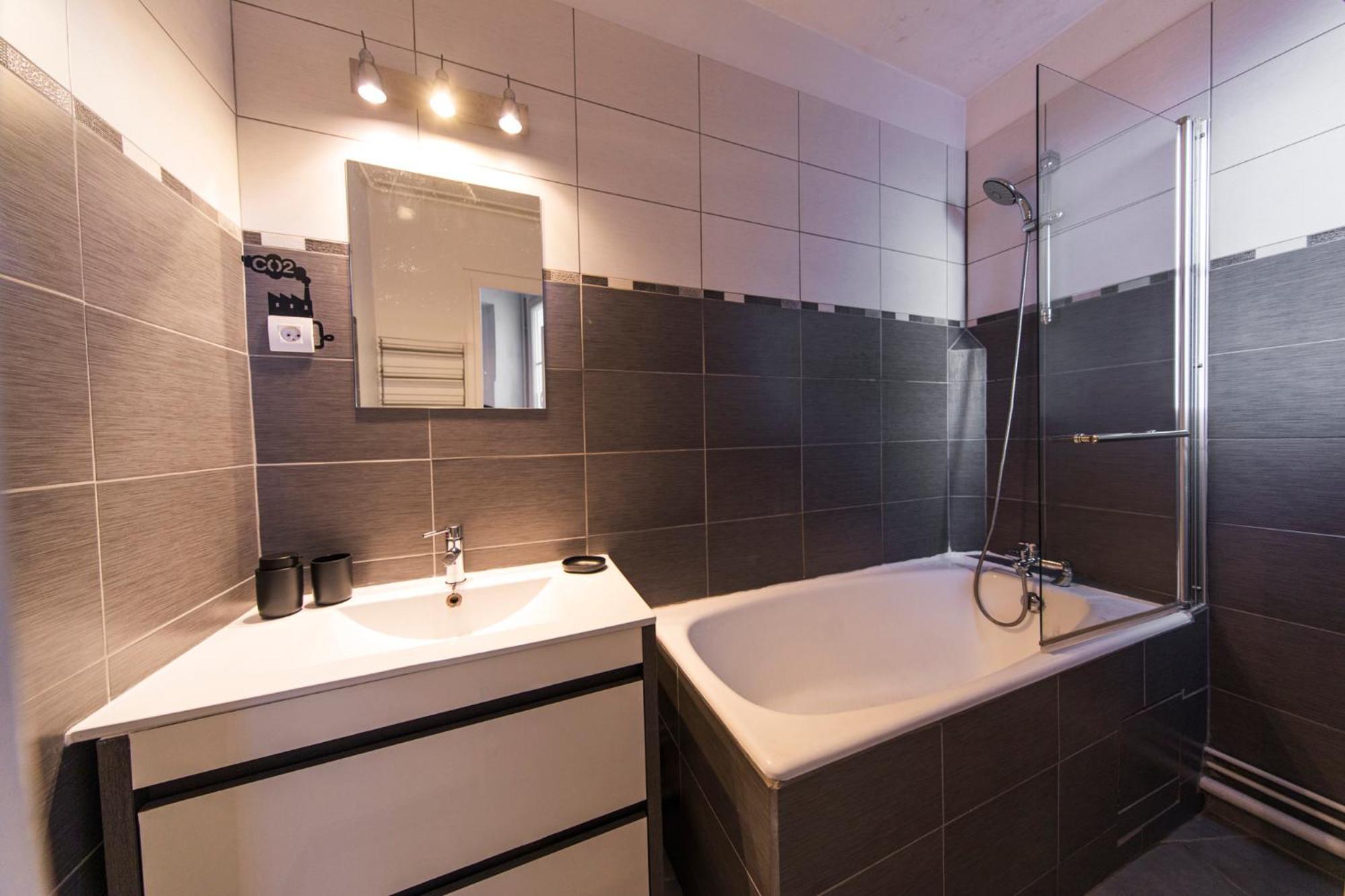 Appartement Avec Balcon A 250 M De La Gare, Hyper Centre Tours Exterior foto
